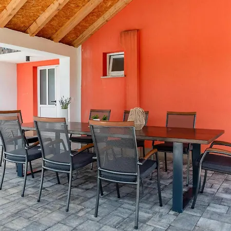 Hébergement de vacances Gorgeous In With Private Swimming Pool, Be Inside Or Outside *