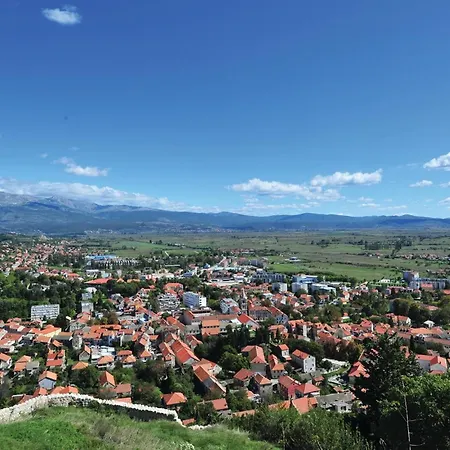 Gorgeous In With Private Swimming Pool, Be Inside Or Outside Sinj